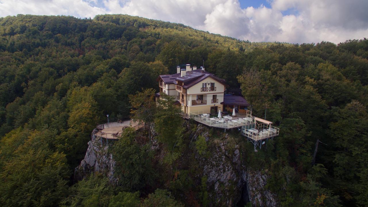 Family Hotel Balkanci Uzana Εξωτερικό φωτογραφία