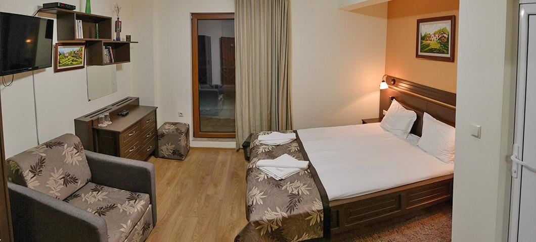 Family Hotel Balkanci Uzana Εξωτερικό φωτογραφία