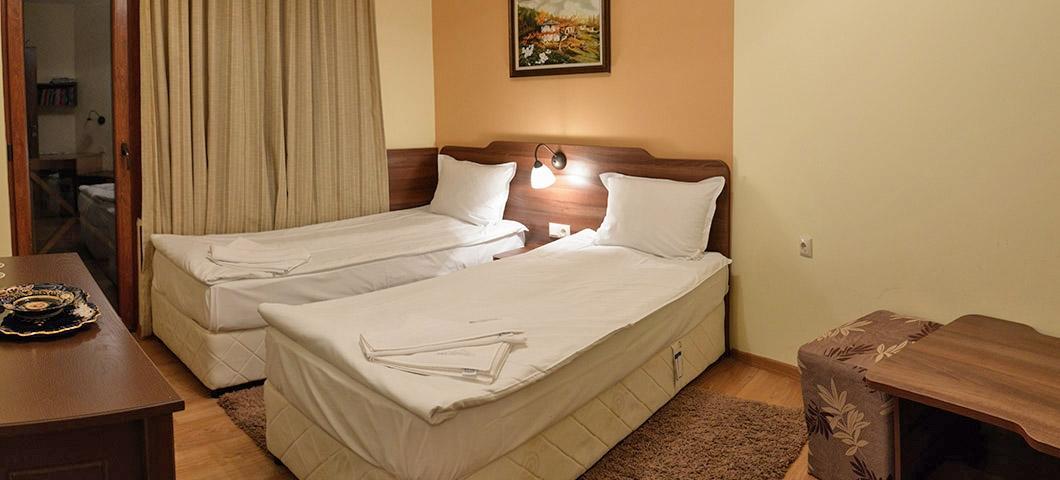 Family Hotel Balkanci Uzana Εξωτερικό φωτογραφία