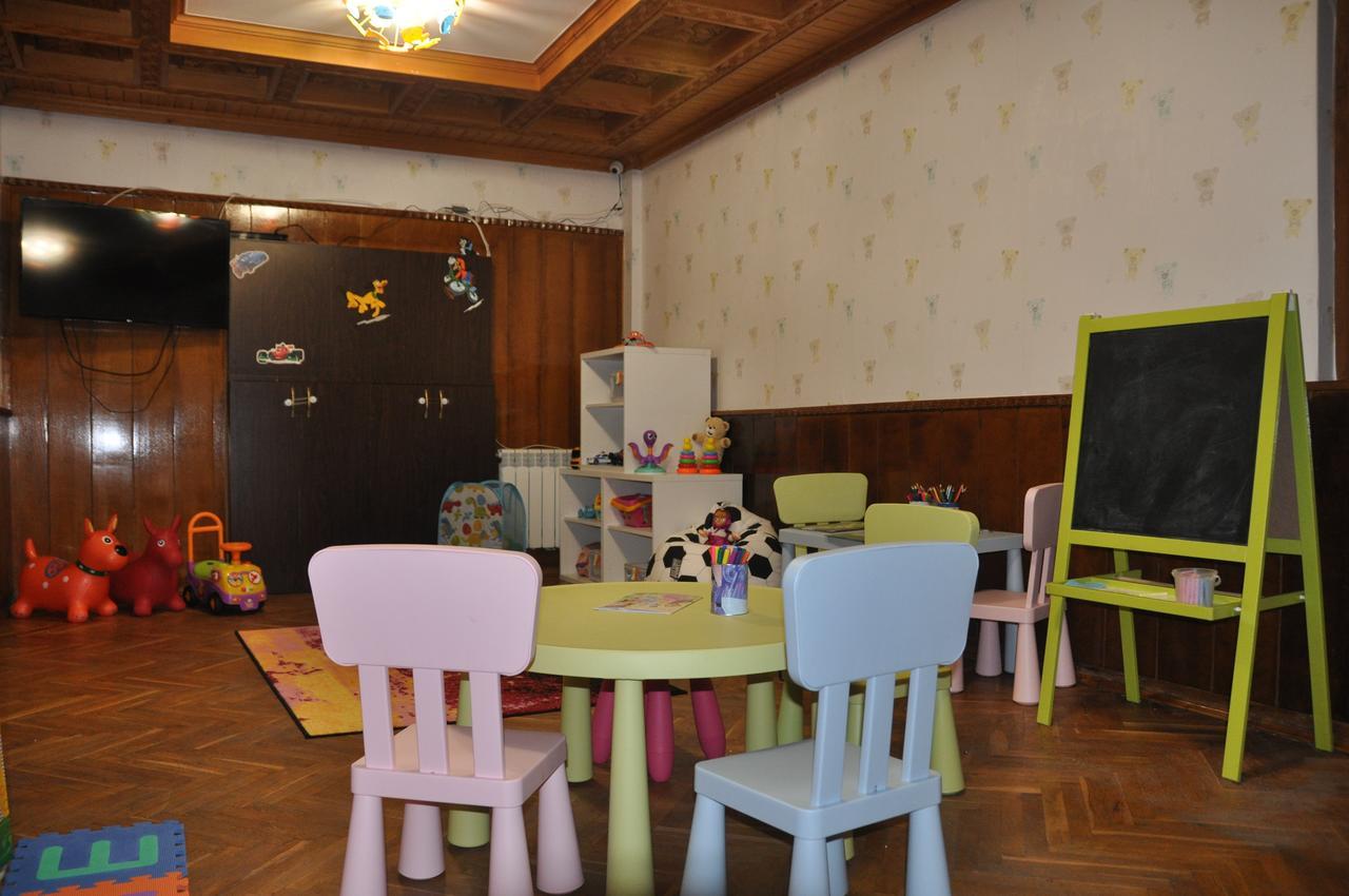 Family Hotel Balkanci Uzana Εξωτερικό φωτογραφία