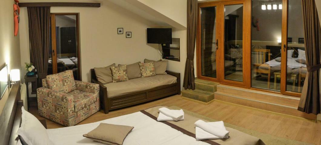 Family Hotel Balkanci Uzana Εξωτερικό φωτογραφία