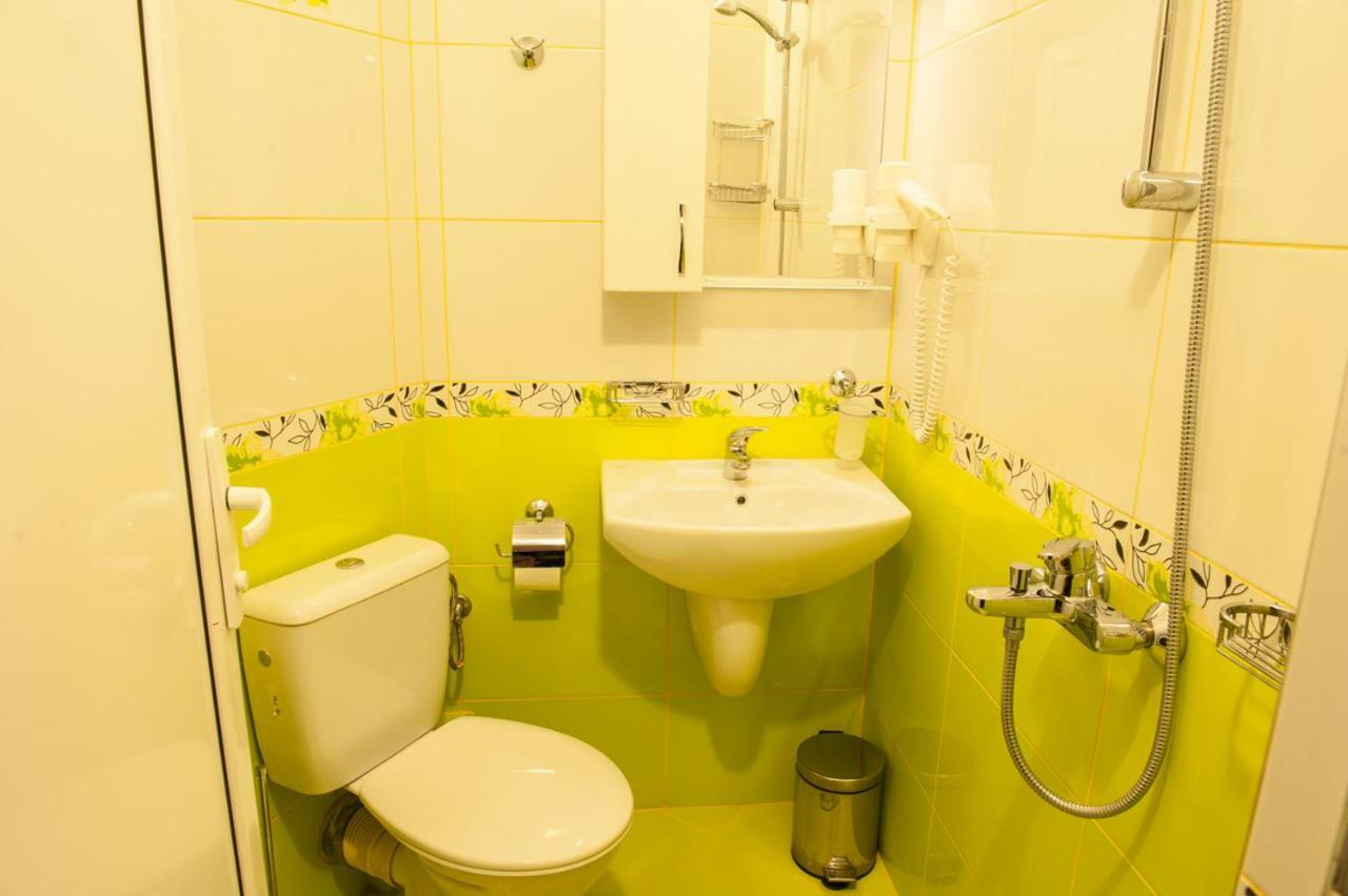 Family Hotel Balkanci Uzana Εξωτερικό φωτογραφία