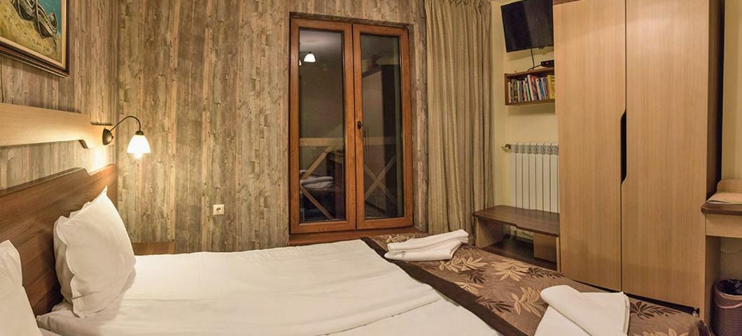 Family Hotel Balkanci Uzana Εξωτερικό φωτογραφία