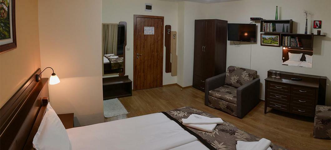 Family Hotel Balkanci Uzana Εξωτερικό φωτογραφία